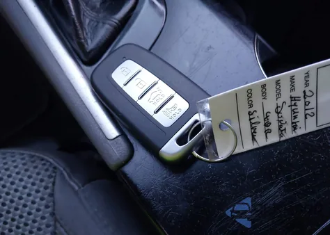 2012 Hyundai Sonata Se z USA, uszkodzony, nr VIN 5NPEC4AC6CH419104